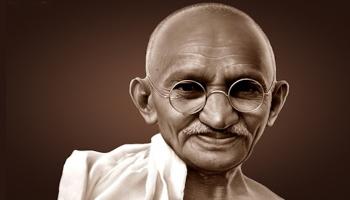 غاندي الملقب بالأب الروحي للإنسانية