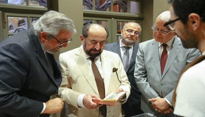 سلطان القاسمي يتفقد أقدم مكتبات البرتغال