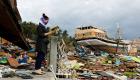 بالصور.. سيول وانهيارات أرضية تقتل 21 وتدمر مئات المنازل بإندونيسيا