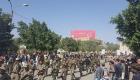 انهيارات في صفوف الانقلابيين.. مجموعة حوثية تسلم نفسها للجيش اليمني