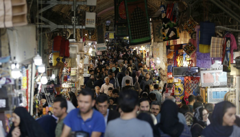 توقعات بزيادة معدلات الفقر في إيران
