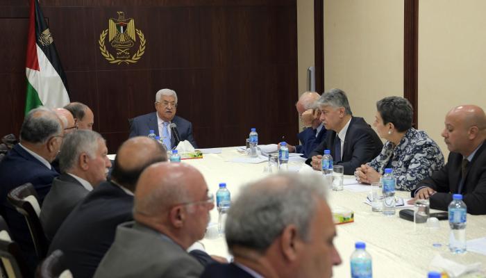 الرئيس الفلسطيني في اجتماع سابق للجنة التنفيذية بمنظمة التحرير