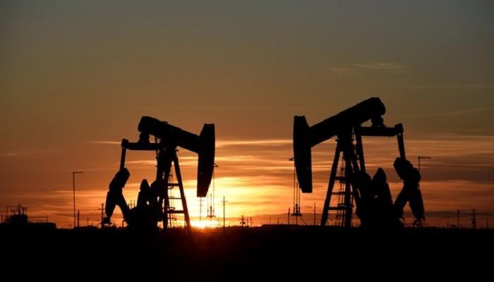 أسعار النفط تهبط 3% بفعل قفزة في المعروض