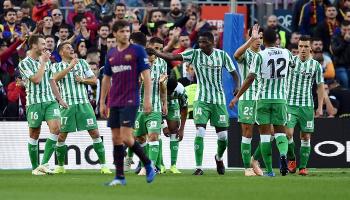 فوز مثير لريال بيتيس على برشلونة