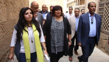 وزيرة الثقافة المصرية تتفقد متحف نجيب محفوظ
