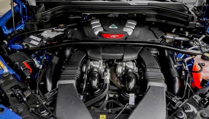 محرك موديل ألفا روميو Stelvio Quadrifoglio
