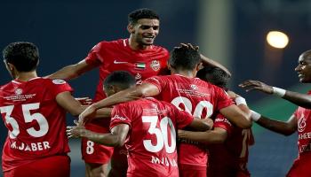 من مباراة شباب الأهلي وبني ياس