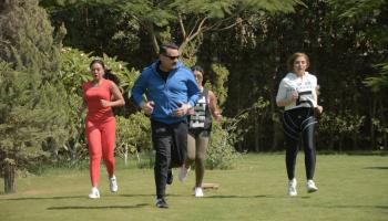 مشهد من فيلم "خلي بالك من اللي جاي"