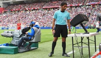 تقنية الفيديو لمساعدة الحكام "VAR"