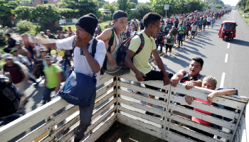 مهاجرون في طريقهم إلى الحدود المكسيكية الأمريكية - أرشيفية