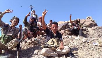 صورة نشرها المركز الاعلامي للجيش اليمني لمعارك الراهدة وجبل خصلة