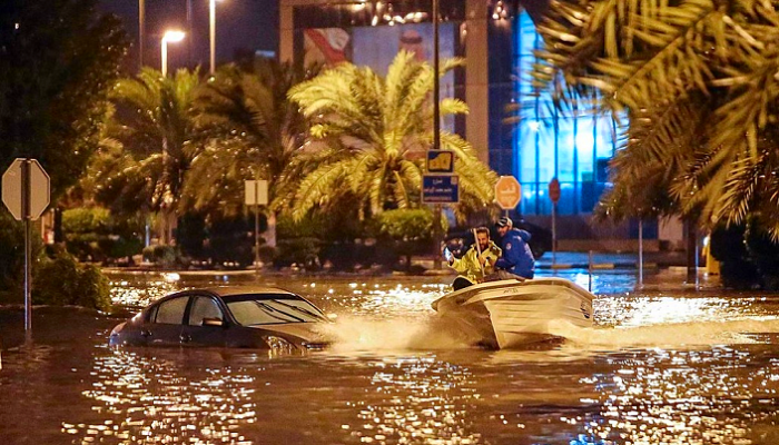سيول تضرب الكويت - أرشيفية