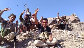 صورة نشرها المركز الإعلامي للجيش اليمني لمعارك تعز