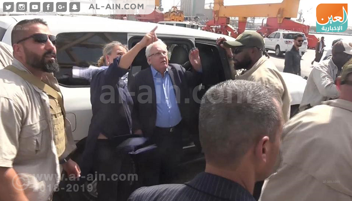  المبعوث الأممي إلى اليمن خلال زيارته لميناء الحديدة