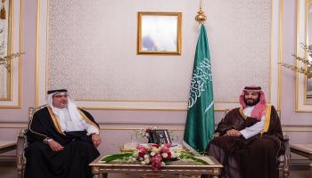 محمد بن سلمان خلال لقائه مع ولي العهد البحريني