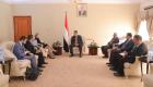 رئيس حكومة اليمن: الحوثيون يتخذون المدنيين بالحديدة دروعا بشرية 
