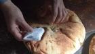 بالصور.. الأمن الجزائري يعثر على مخدرات داخل "الخبز"