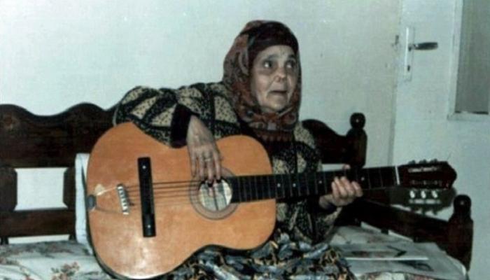 آخر صورة للفنانة الجزائرية الراحلة بقَّار حَدَّة - أرشيفية