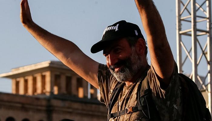 رئيس وزراء أرمينيا المستقيل نيكول باشينيان