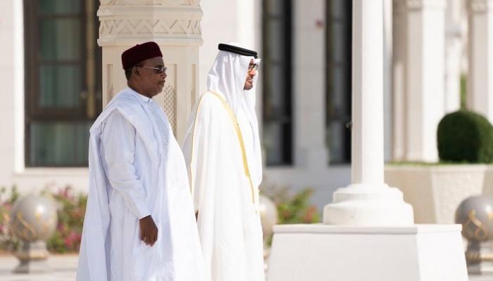 الشيخ محمد بن زايد ورئيس النيجر إيسوفو محمدو