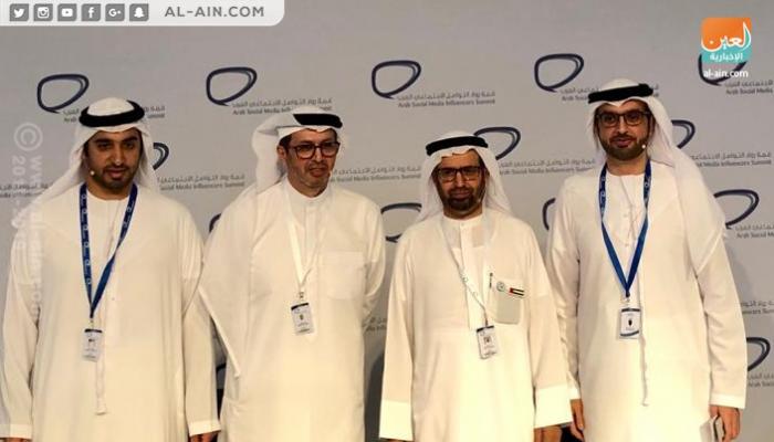 علي النعيمي يتوسط سعيد الرميثي وضرار بالهول وعبدالله العبدولي