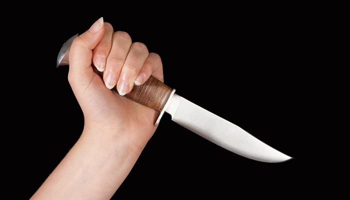 ربة منزل إيطالية تقتل زوجها بمساعدة ابنيها