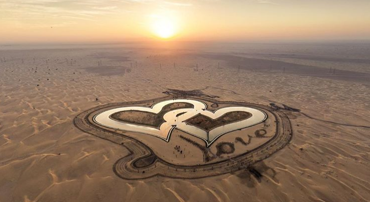 بالصور بحيرة الحب سحر الصحراء في قلب دبي