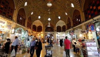 تجار إيران يشتكون من ارتفاع الأسعار وتراجع الشراء