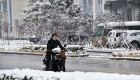 الثلوج الكثيفة تحاصر أكثر من 3000 راكب في مطار بجنوب غربي الصين