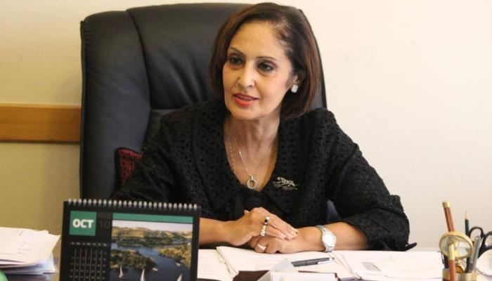 السفيرة نائلة جبر رئيسة اللجنة المصرية لمكافحة الهجرة غير الشرعية