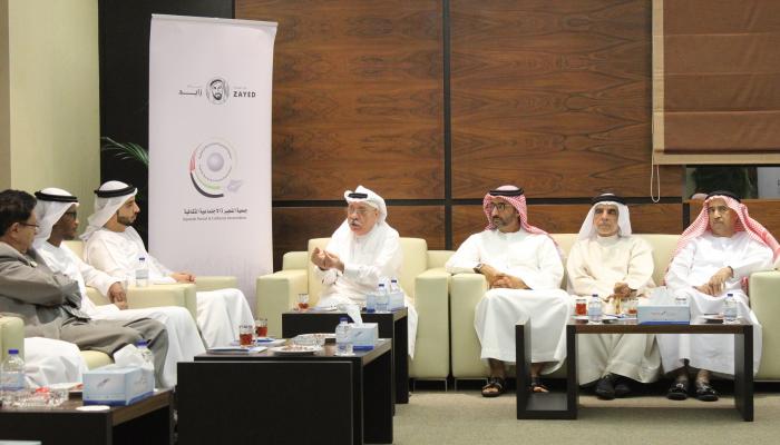 الجلسة الحوارية لجمعية الفجيرة الاجتماعية الثقافية الإماراتية