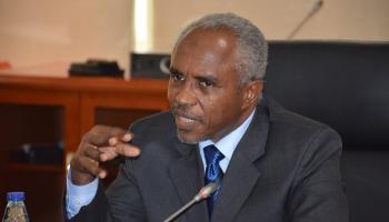 أزهري عبدالقادر وزير  النفط والغاز والمعادن السوداني
