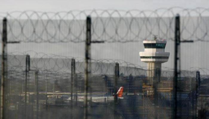 استنفار داخل وخارج مطار جاتويك بسبب طائرة بدون طيار - الفرنسية