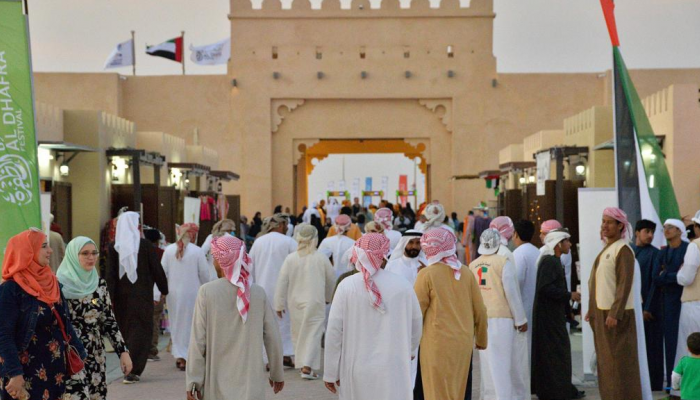 إقبال جماهيري على مهرجان الظفرة