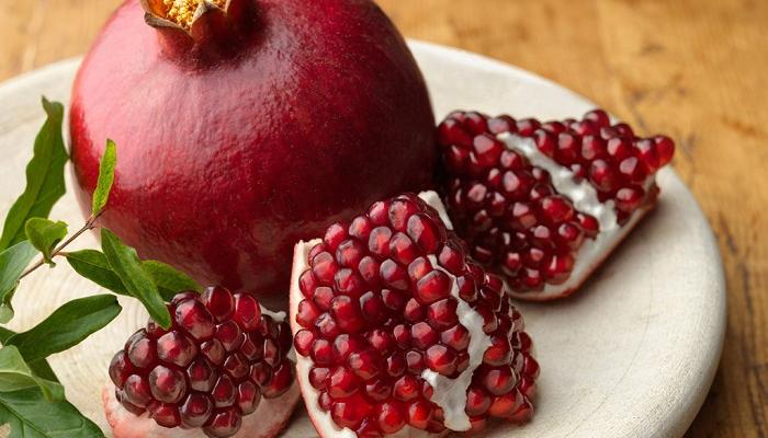 5 أنواع من الفواكه تساعد على حرق الدهون