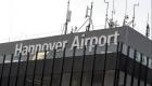 استئناف حركة الطيران في مطار هانوفر بألمانيا إثر اقتحام سيارة لمدرج