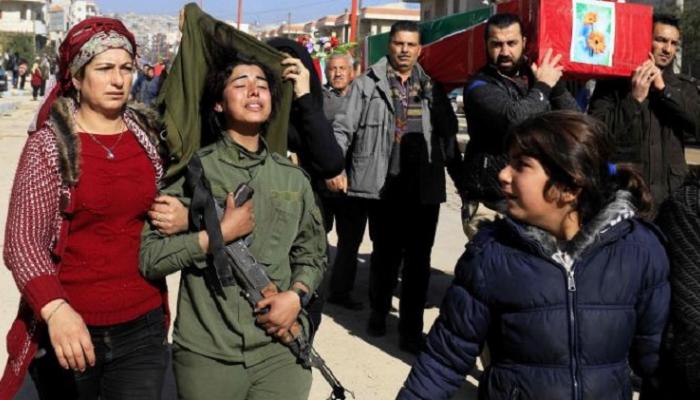 أكراد في عفرين يشيعون ضحايا الهجمات التركية
