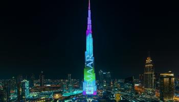  الألوان تبرز التفاصيل المذهلة لتصميمه المعماري الاستثنائي