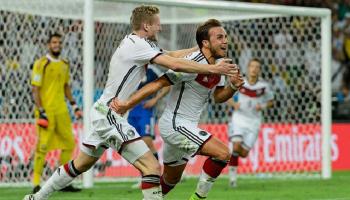 جوتزه وشورله يحتفلان بهدف 2014