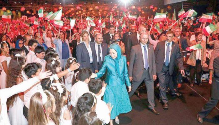 مؤتمر سابق للمعارضة الإيرانية في باريس