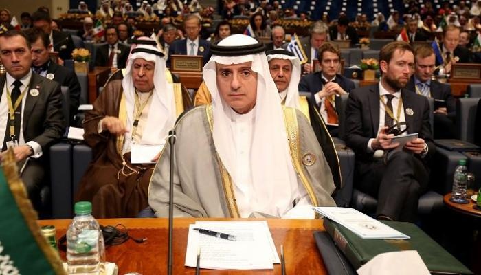 وزير الخارجية السعودي عادل الجبير خلال مؤتمر إعادة إعمار العراق