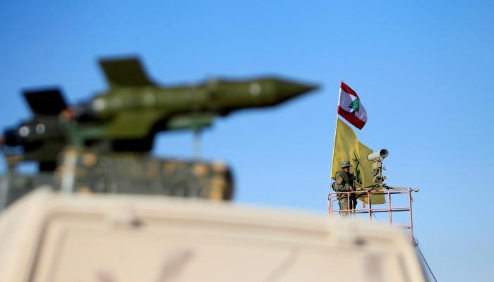 صواريخ حزب الله خارج أحد معسكرات الجيش اللبناني في عرسال - رويترز