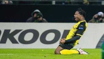 ميشي باتشواي لاعب بروسيا 