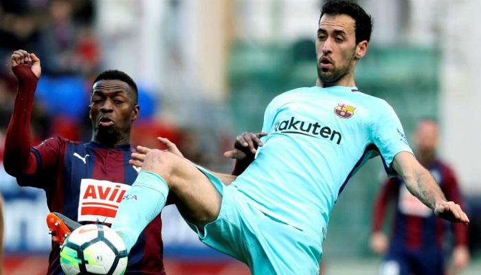 سيرخيو بوسكيتس لاعب وسط برشلونة