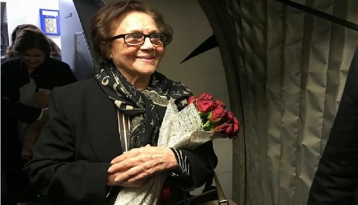 جميلة بوحيرد تصل إلى القاهرة