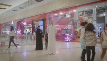 مجلس الإمارات للشباب ينشر تجربة اجتماعية حول النظافة 