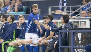 ماكس ماير يصافح كريستيان هيدل