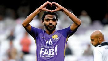حسين الشحات لاعب العين الإماراتي 