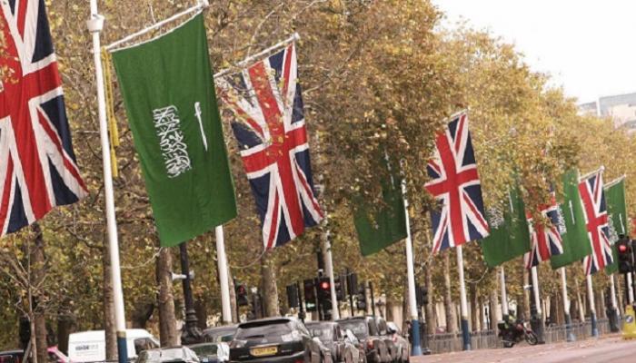أعلام السعودية وبريطانيا تزين شوارع لندن قبيل زيارة ولي العهد