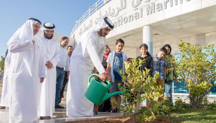مركز خدمات المزارعين بأبوظبي يُوعّي الطلاب بأهمية الزراعة